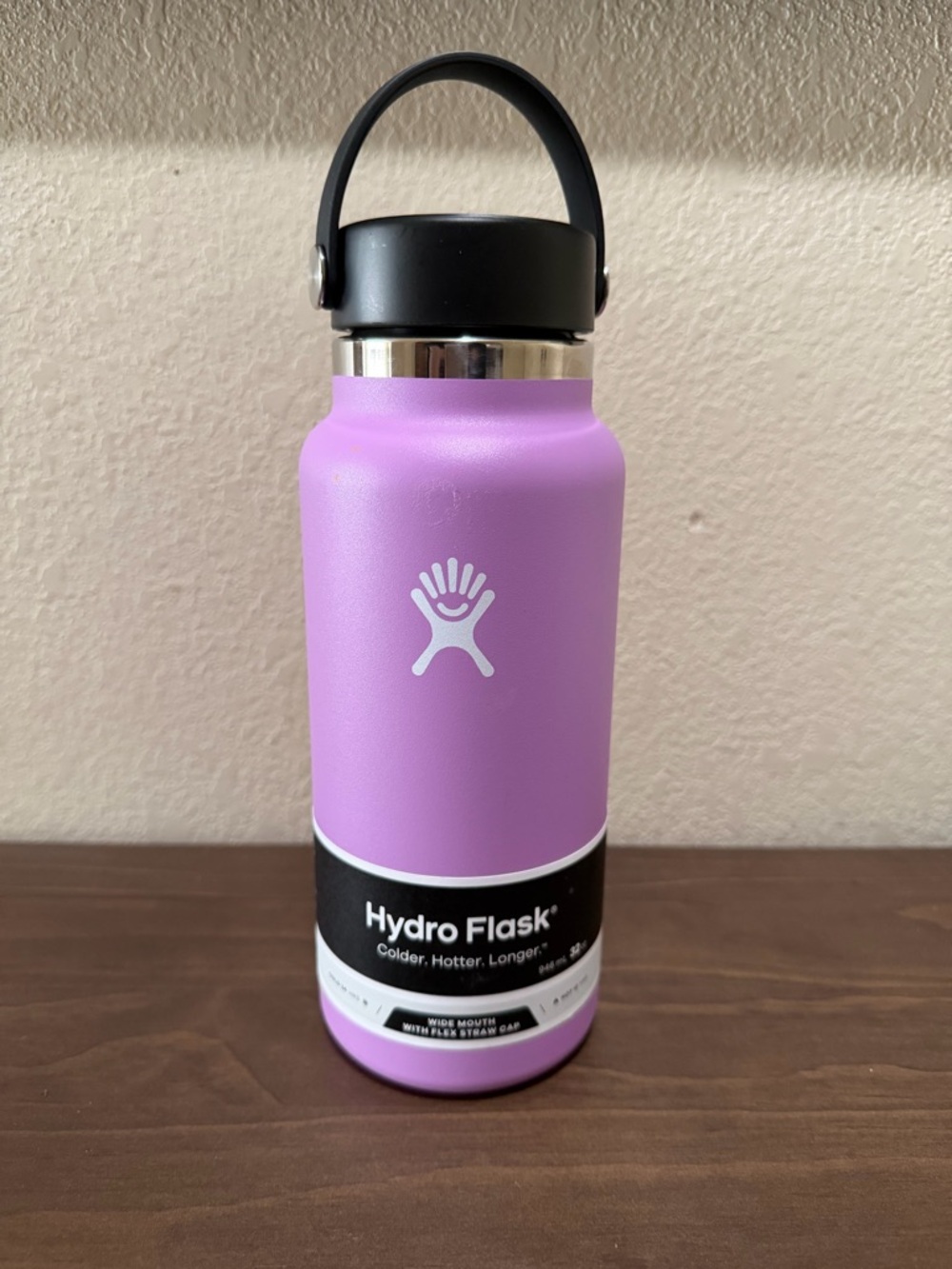 32oz Hydro Flask Wide Mouth Bottle in Lavender Pink with Black Lid